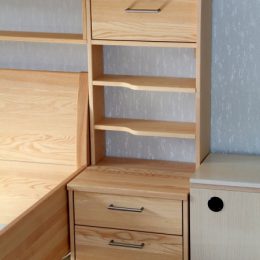 Schlafzimmer-esche-samina-nachtschrank